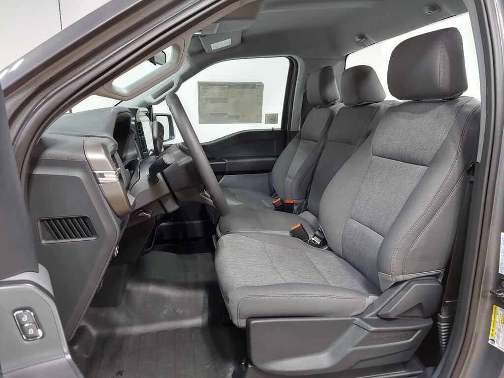 2025 Ford F-150 XL photo 2