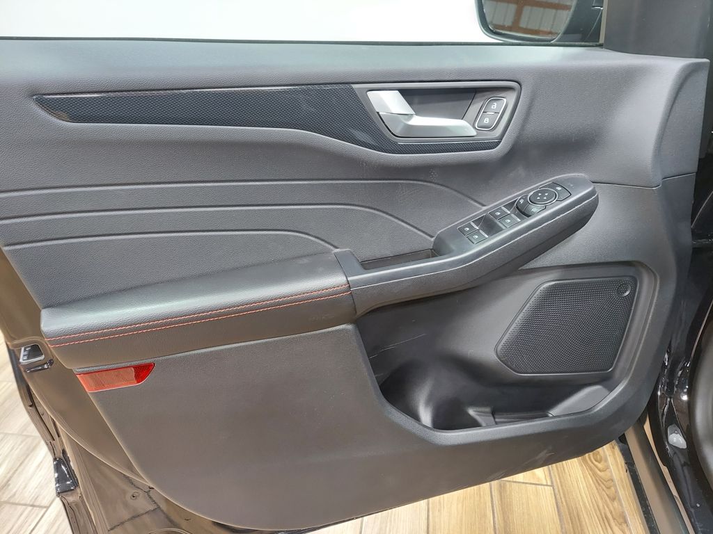2025 Ford Escape ST-Line - Photo 22