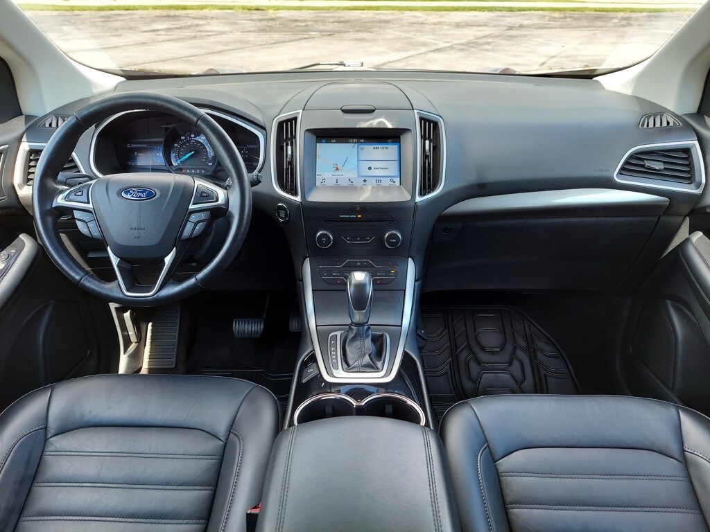 2016 Ford Edge SEL photo 2