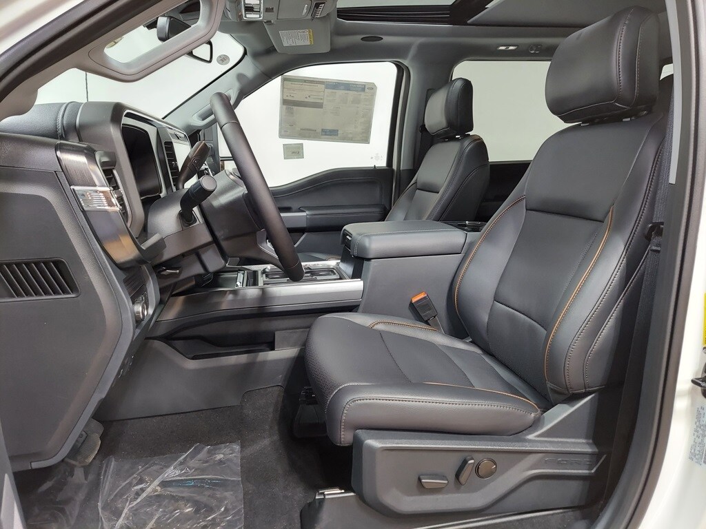 2025 Ford F-250 Lariat photo 3