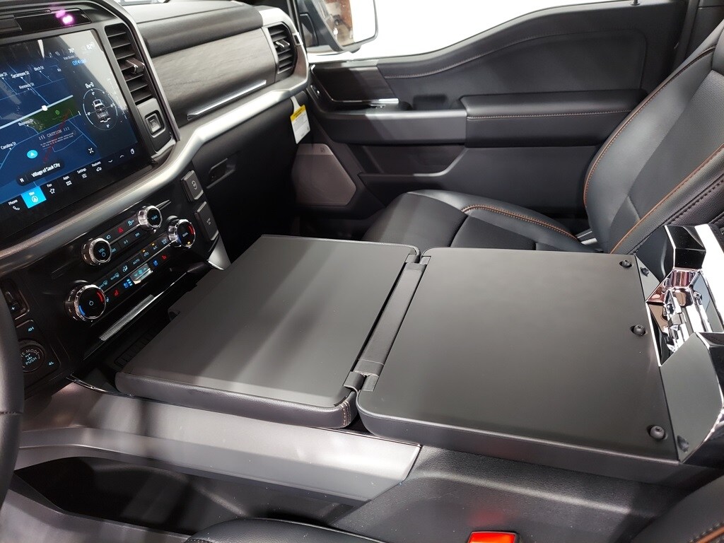 2025 Ford F-150 Lariat photo 4