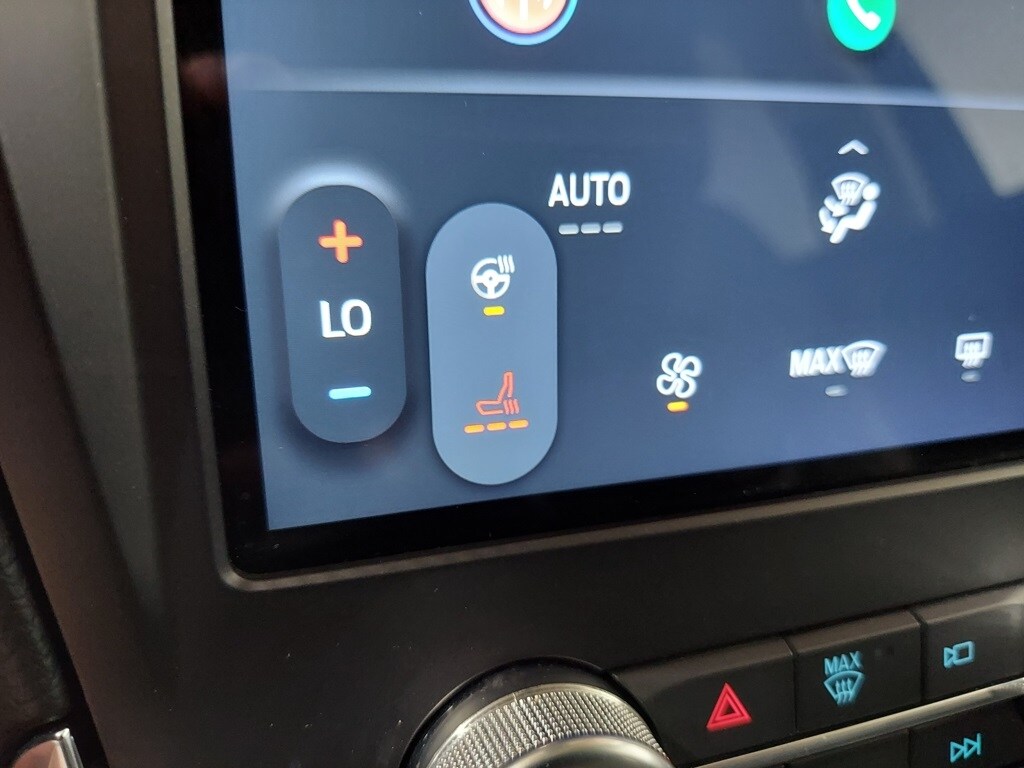 2024 Ford Edge Titanium photo 3
