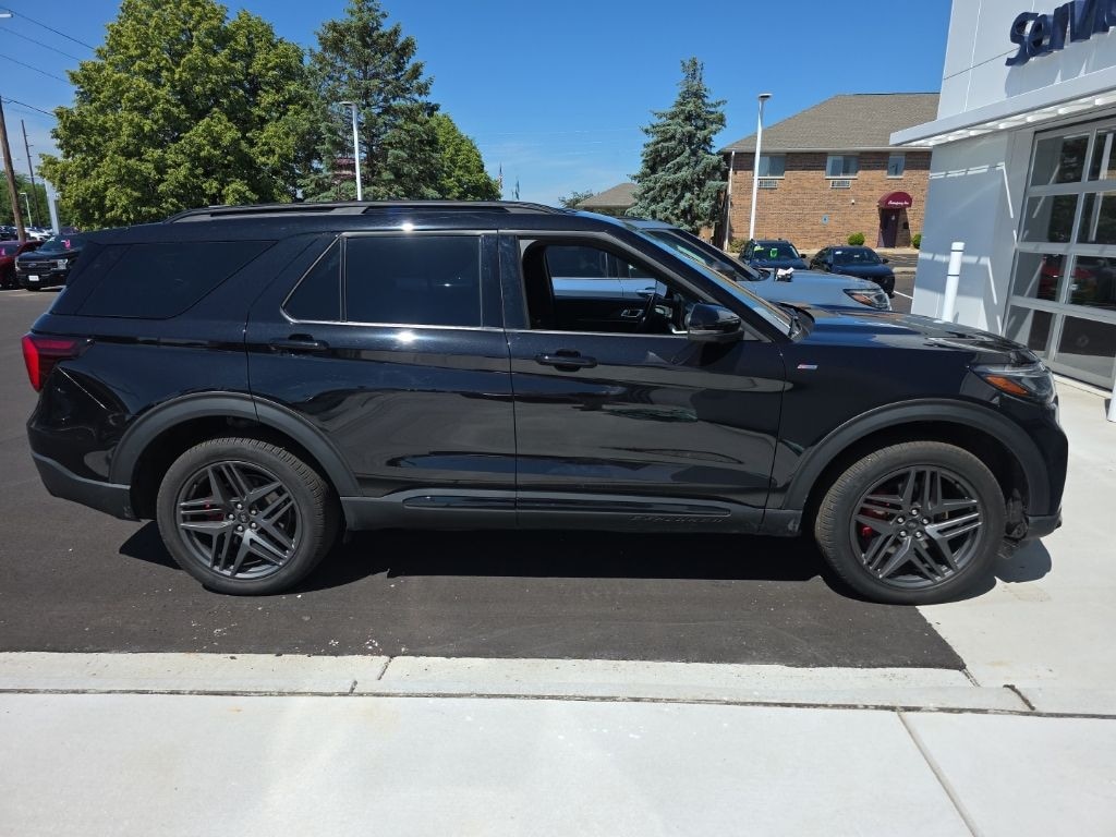 Used 2025 Ford Explorer ST-Line SUV