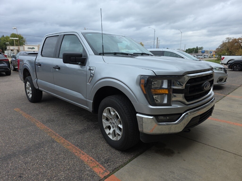 2023 Ford F-150 XLT photo 2