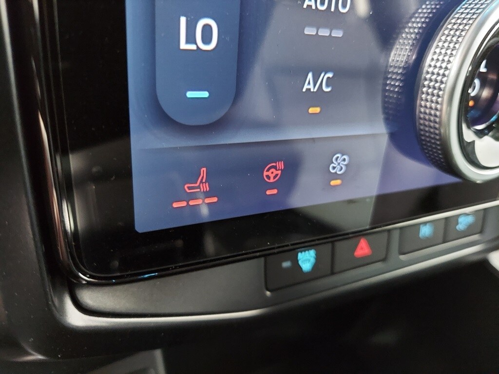 2025 Ford F-150 XLT photo 2