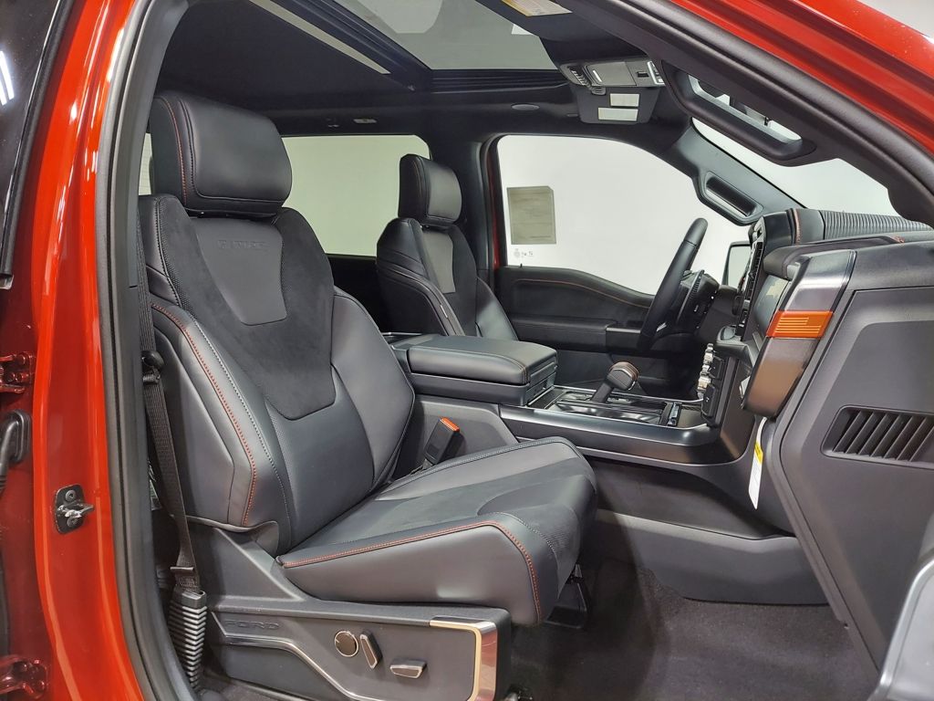 2025 Ford F-150 Raptor - Photo 15