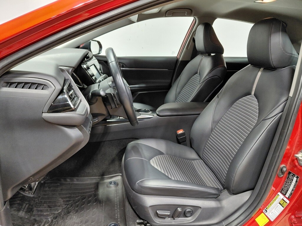 Used 2020 Toyota Camry SE Sedan