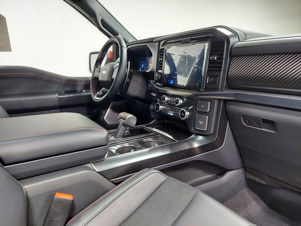 2025 Ford F-150 Raptor - Photo 16