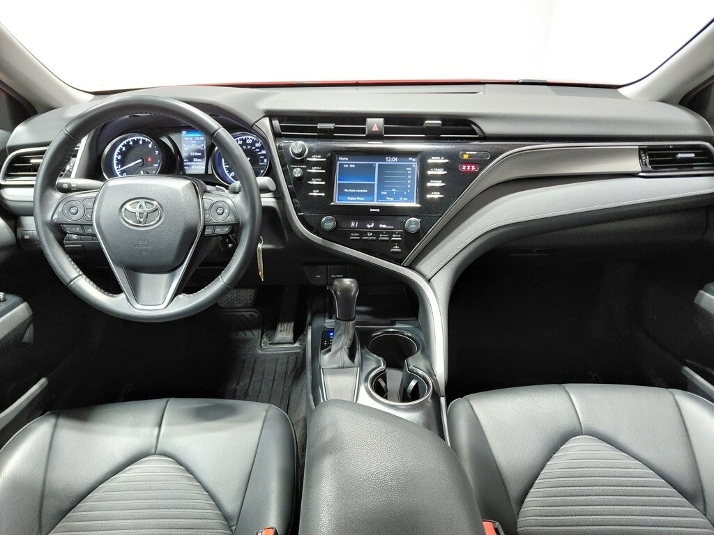 Used 2020 Toyota Camry SE Sedan