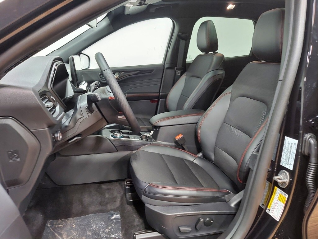 2025 Ford Escape ST-Line photo 3