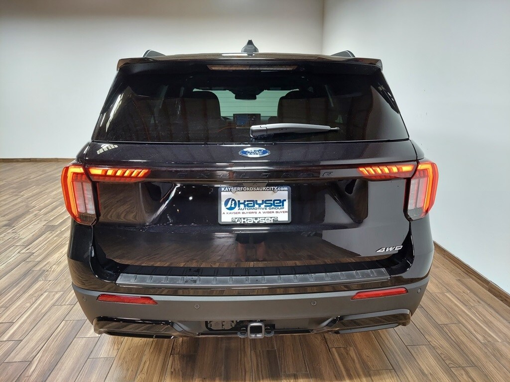 2025 Ford Explorer ST-Line photo 3