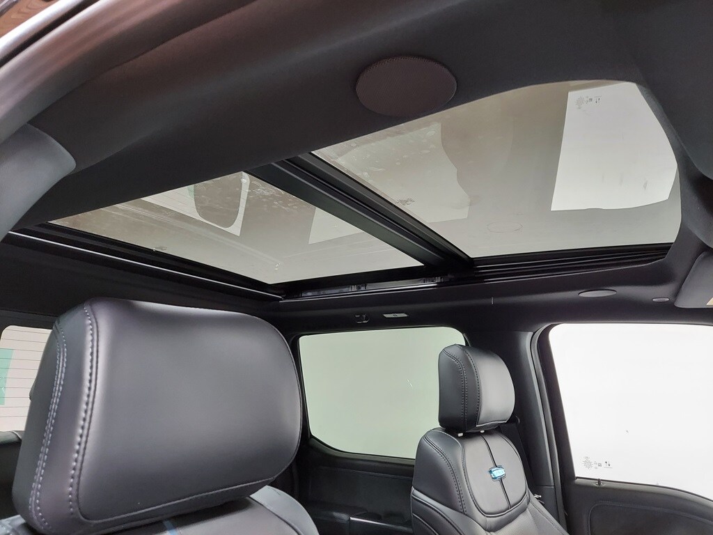 2025 Ford F-350 Platinum photo 4