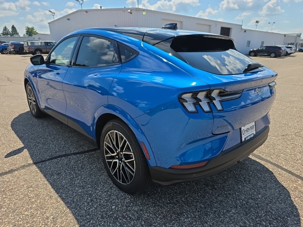 2025 Ford Mustang Mach-E Premium photo 4