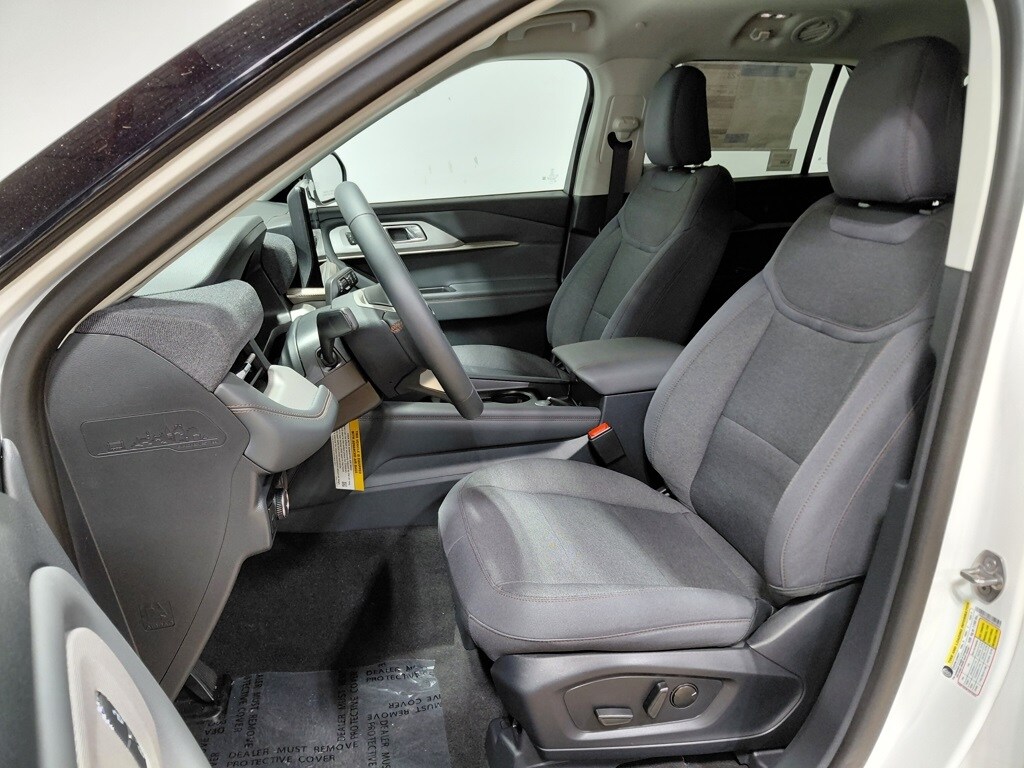 2026 Ford Explorer photo 2