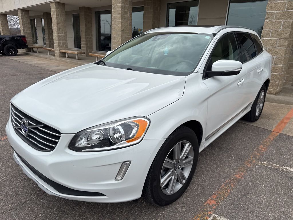 Used 2016 Volvo XC60 T6 with VIN YV449MRK5G2895869 for sale in Sauk City, WI
