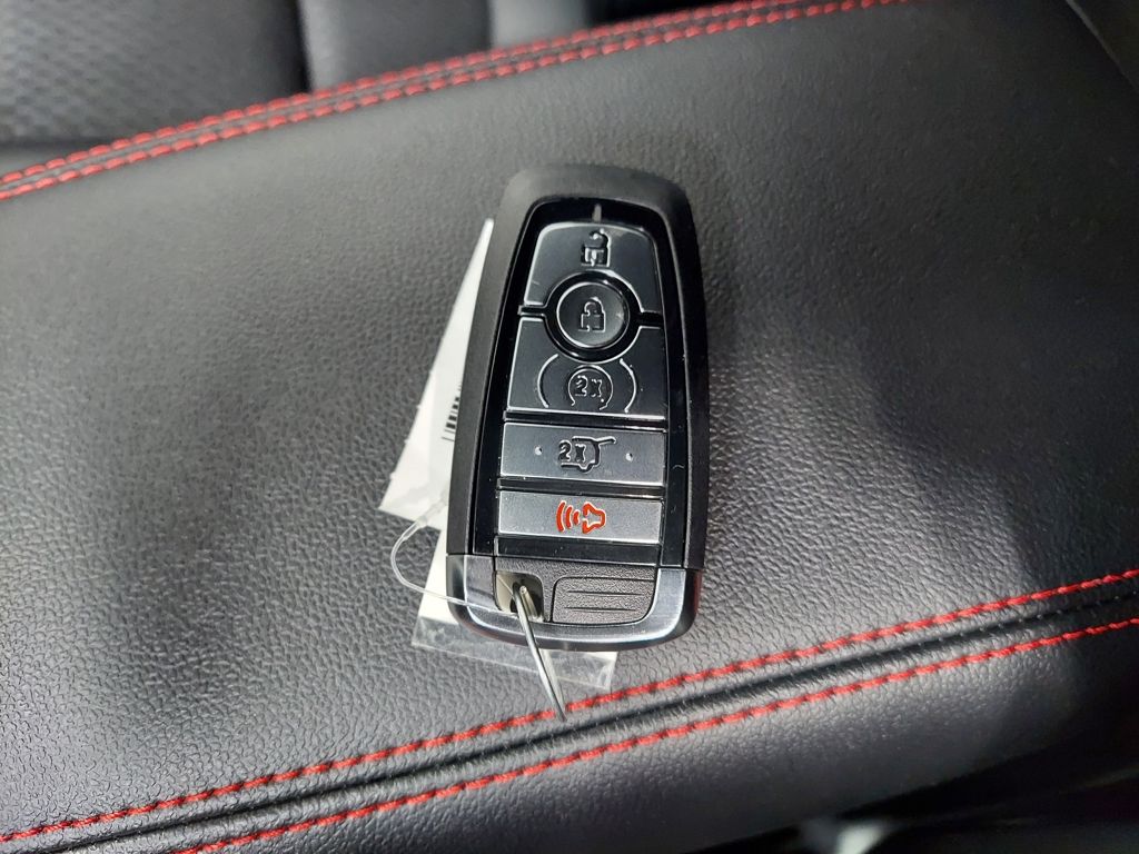 2025 Ford Escape ST-Line - Photo 5