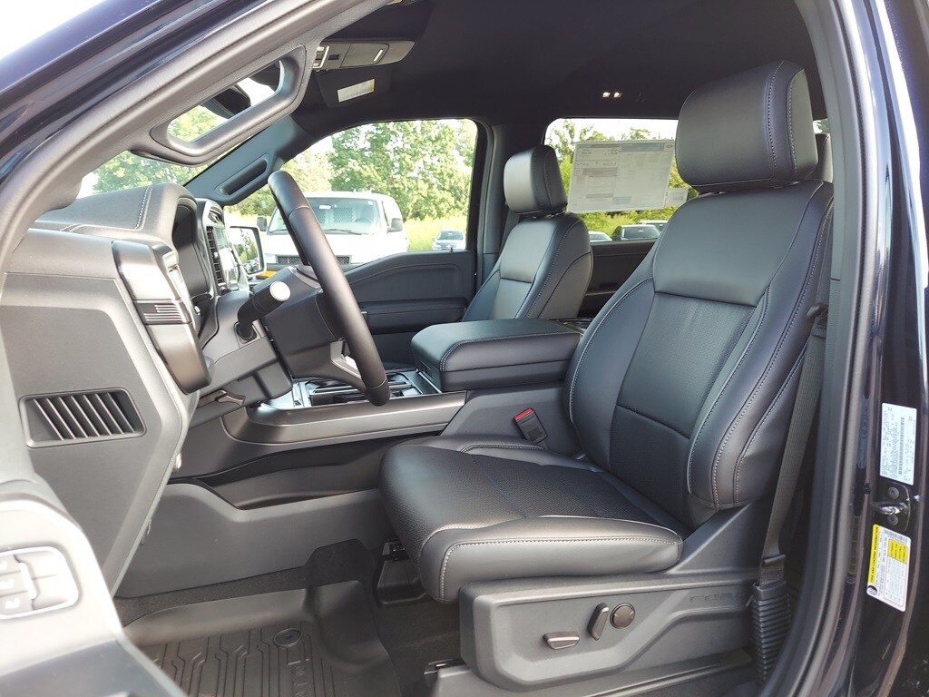 2025 Ford F-150 Lariat photo 3