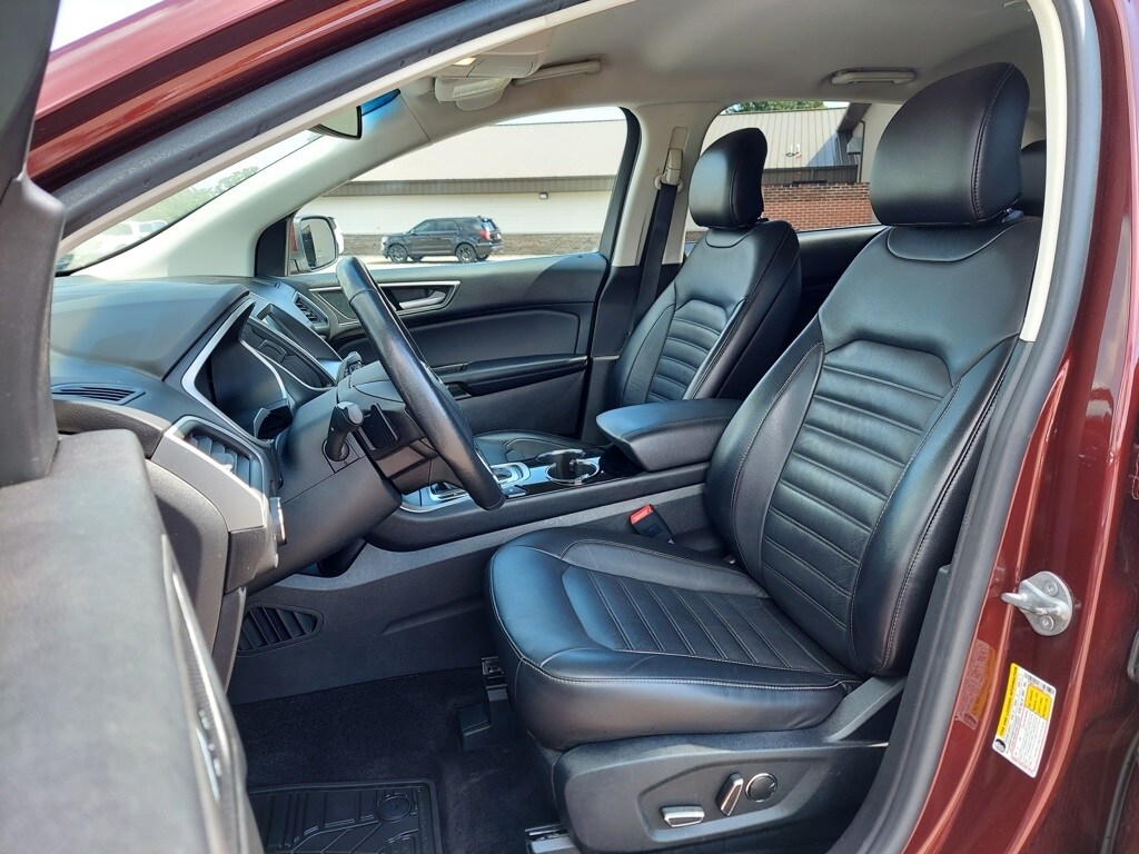 2016 Ford Edge SEL photo 3