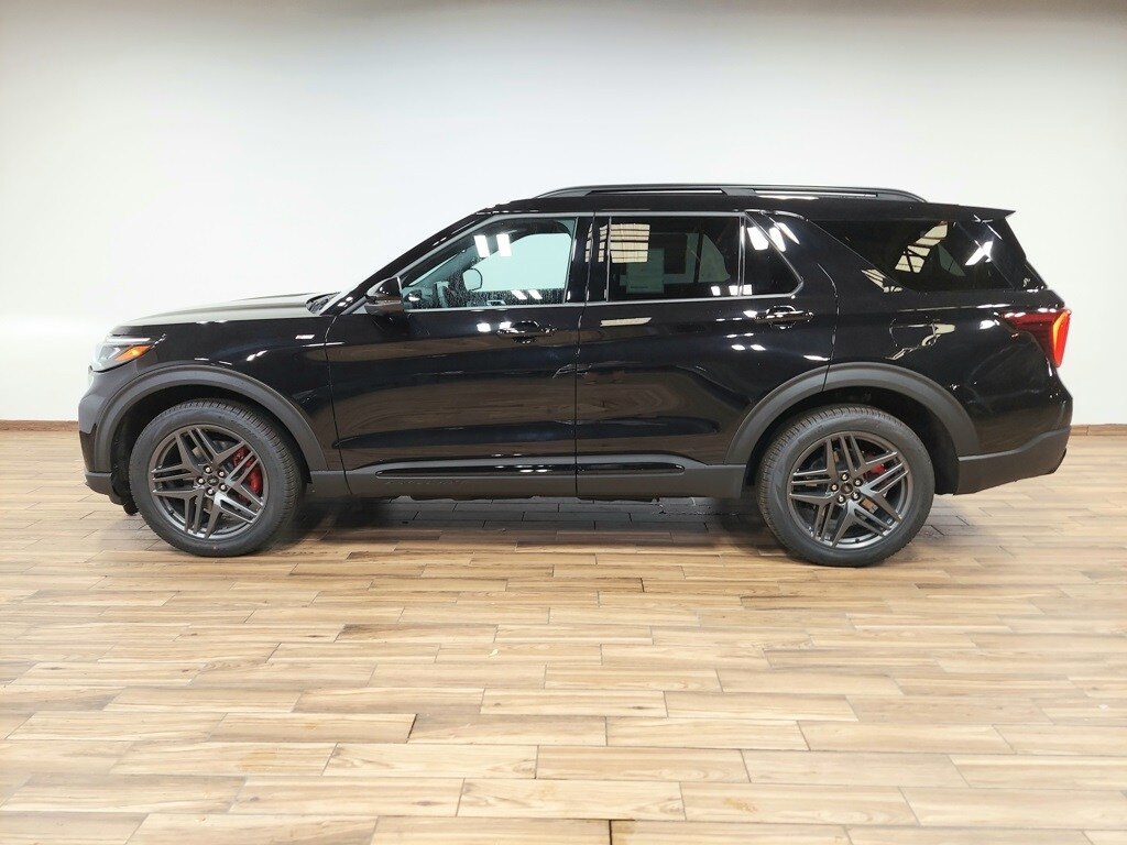 2025 Ford Explorer ST-Line photo 2