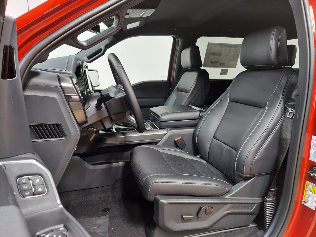 2025 Ford F-150 Lariat photo 3