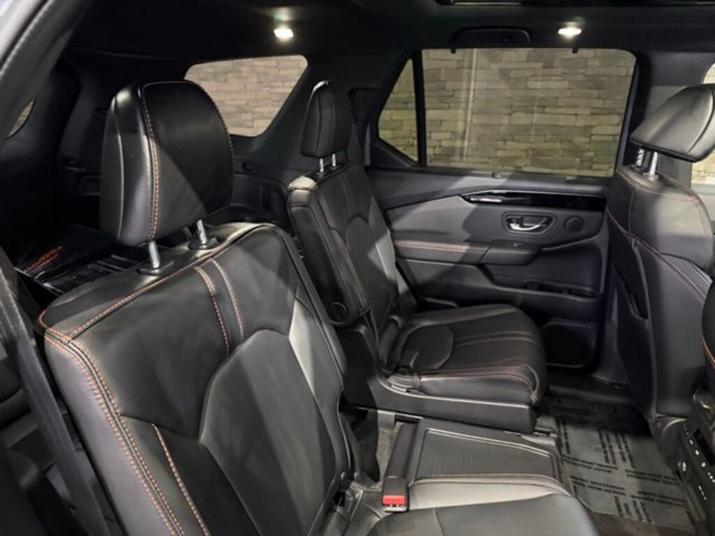 Used 2024 Honda Pilot TrailSport SUV