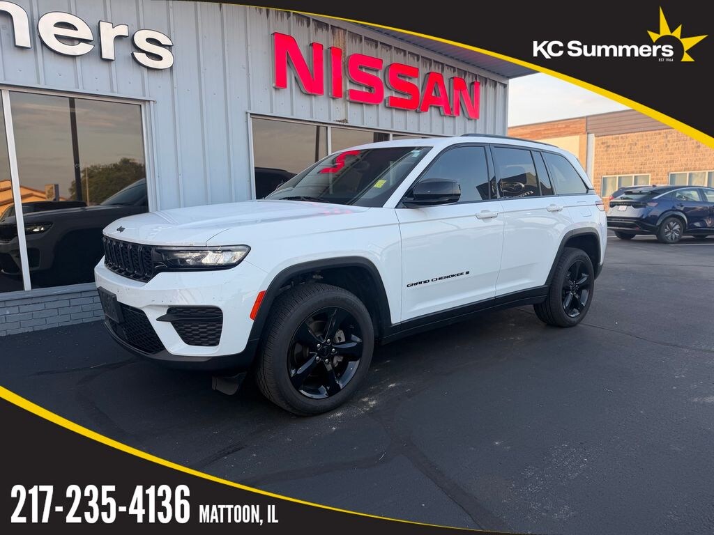 Used 2023 Jeep Grand Cherokee Laredo SUV