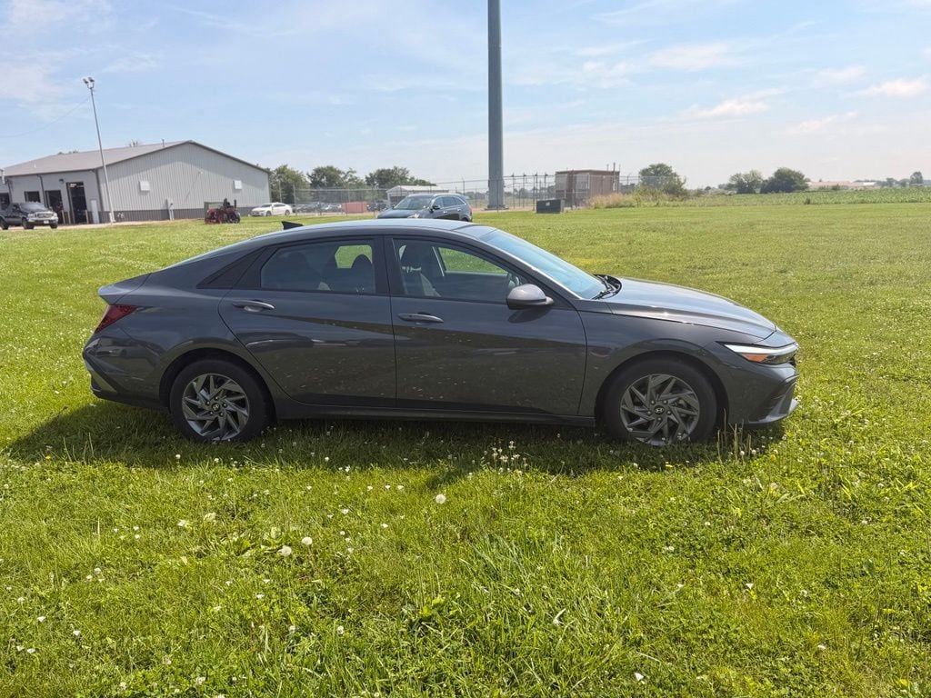 Used 2024 Hyundai Elantra SEL Sedan
