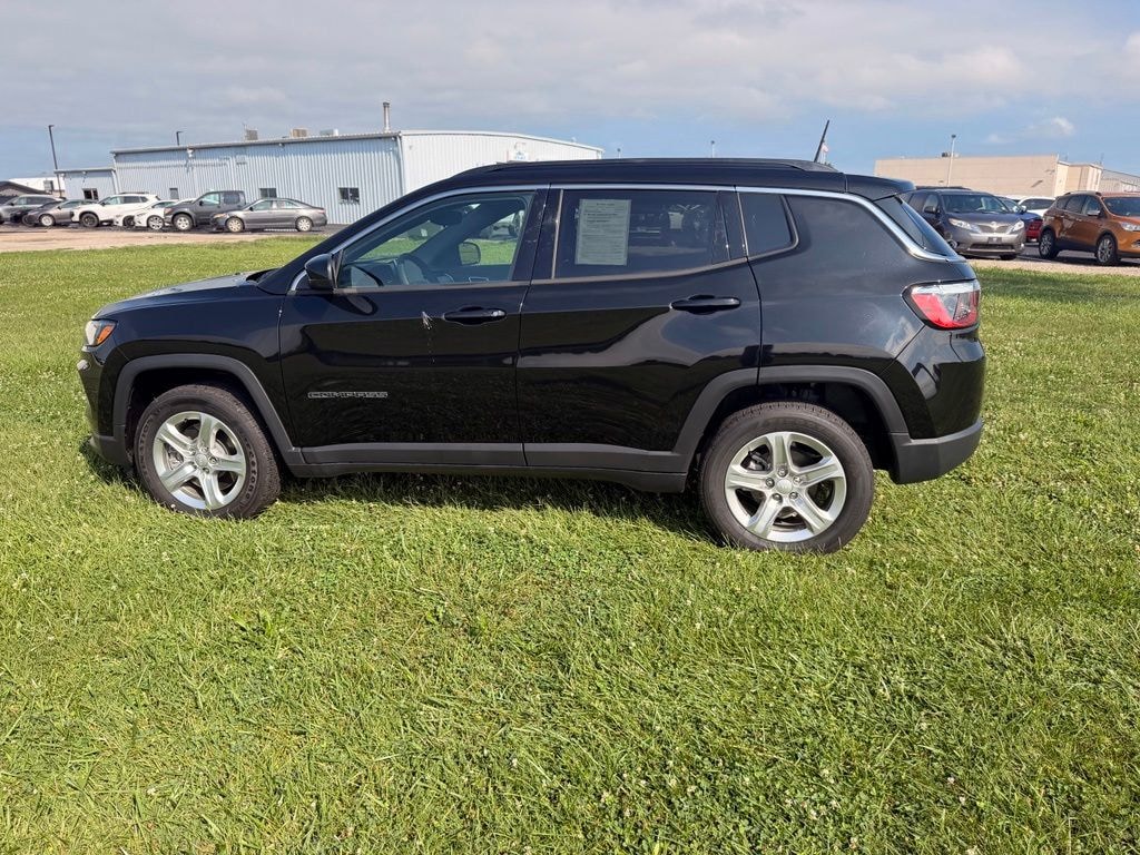 Used 2023 Jeep Compass Latitude SUV