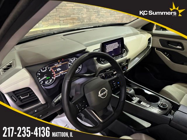 2025 Nissan Rogue SV - Photo 12