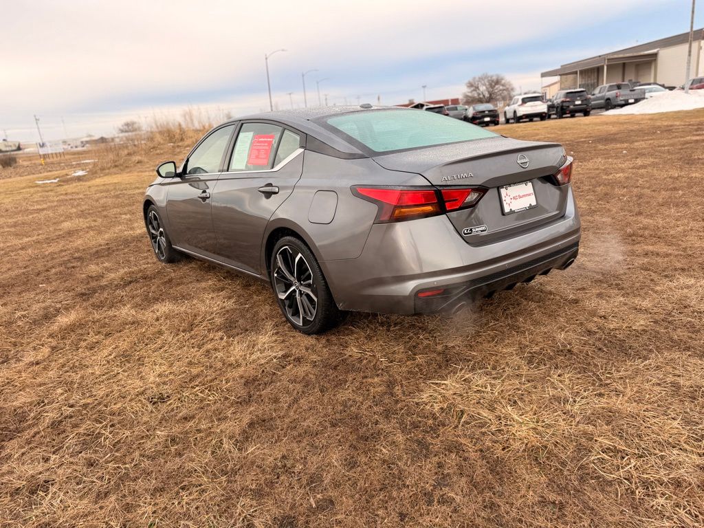 2025 Nissan Altima SR - Photo 7