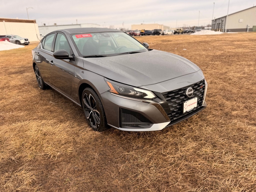 Used 2025 Nissan Altima SR Sedan