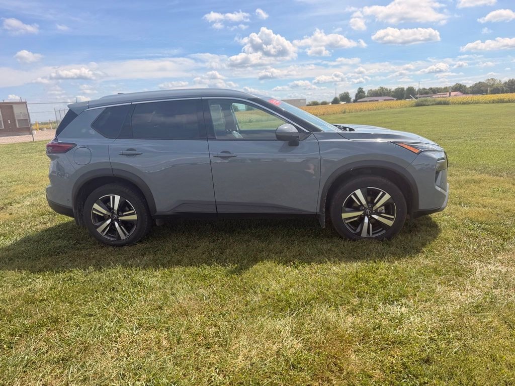 Used 2024 Nissan Rogue SL SUV