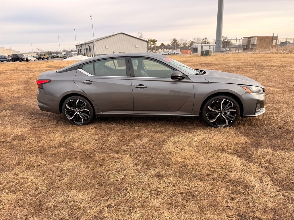 Used 2025 Nissan Altima SR Sedan