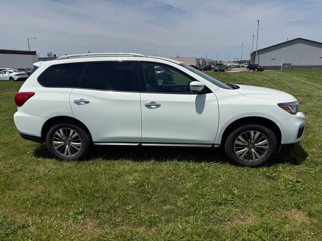 Used 2020 Nissan Pathfinder SL SUV