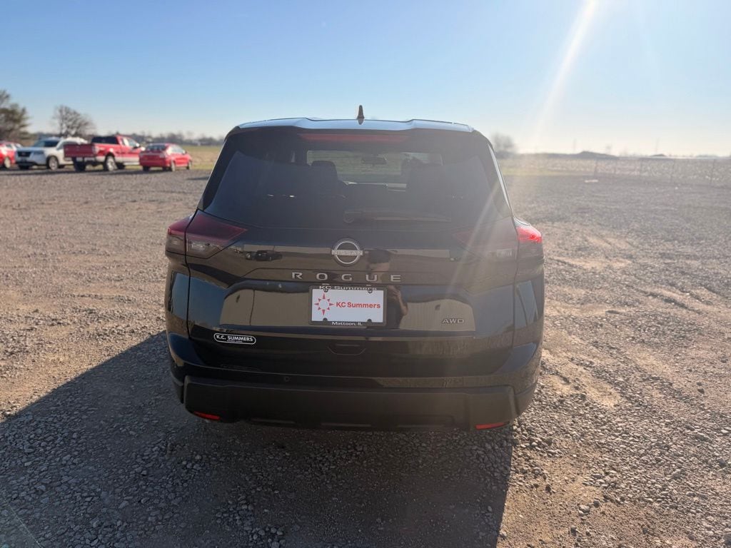 2025 Nissan Rogue SV - Photo 6