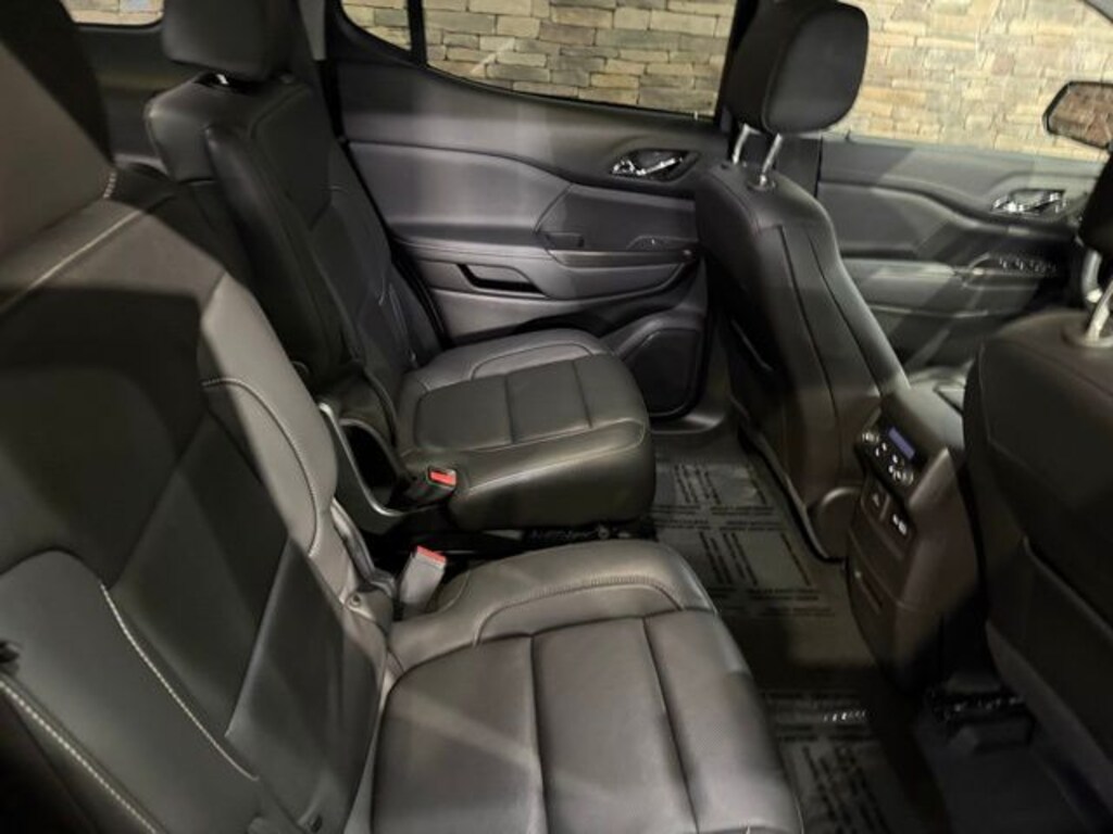 Used 2023 GMC Acadia SLT SUV