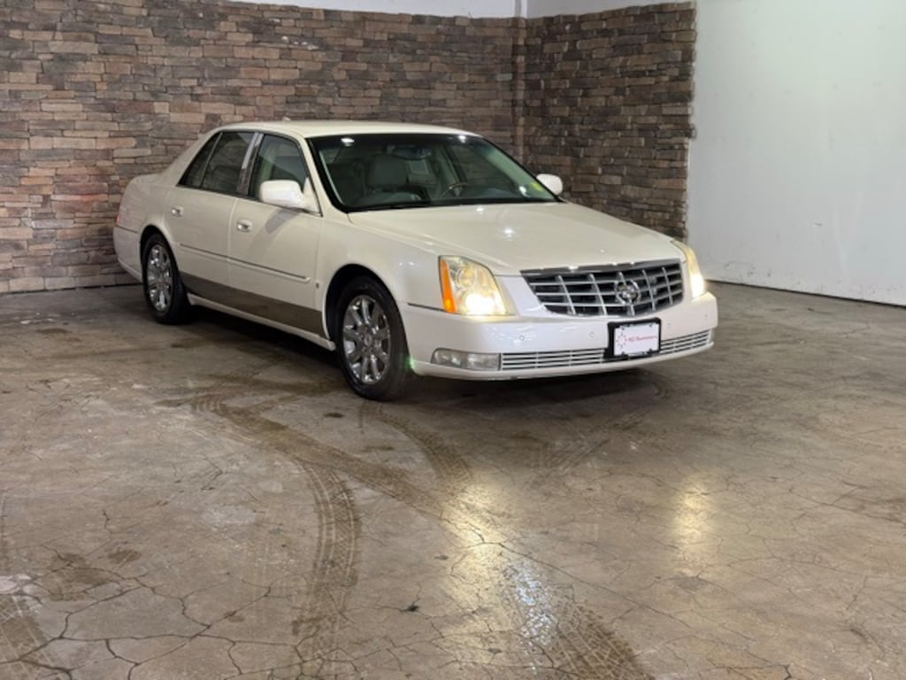 Used 2009 CADILLAC DTS Sedan