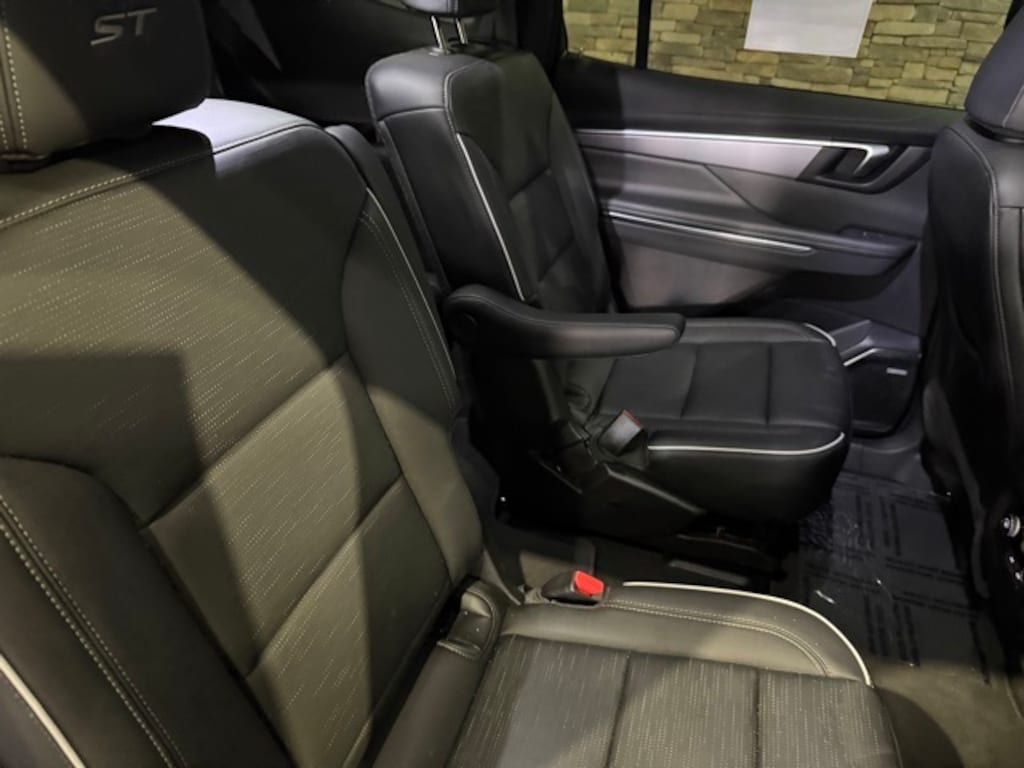 Used 2025 Buick Enclave Sport Touring SUV