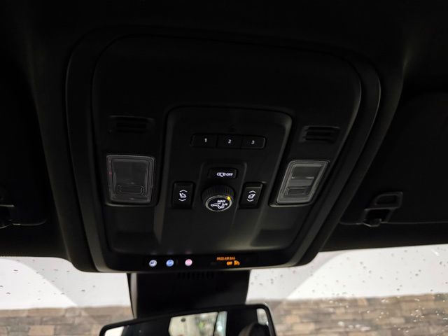 2023 GMC Yukon SLT - Photo 28