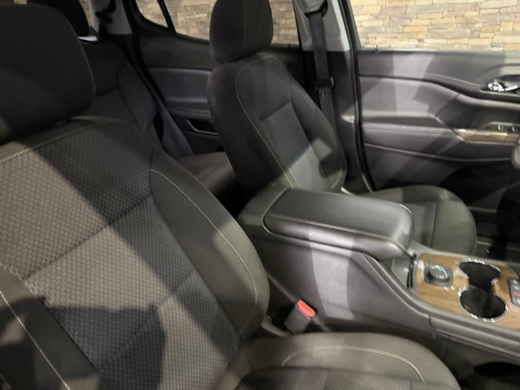 Used 2023 GMC Acadia SLE SUV