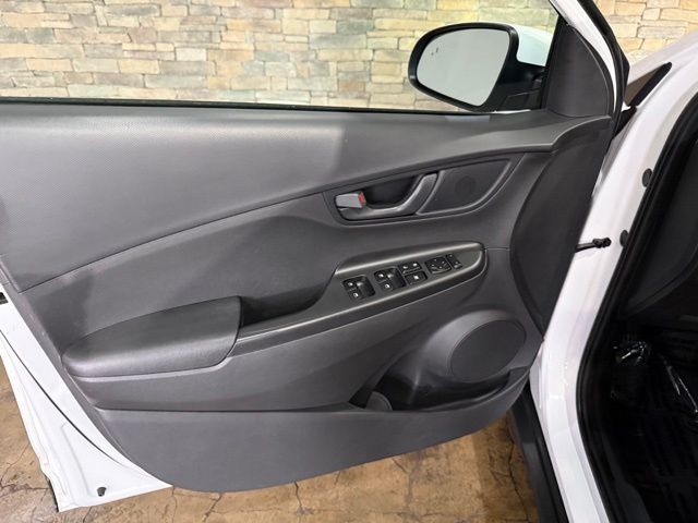 2022 Hyundai Kona SEL - Photo 11