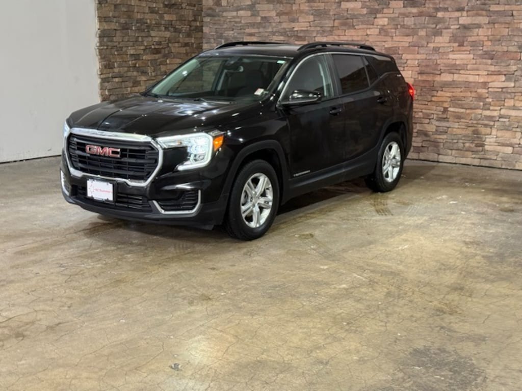 Used 2022 GMC Terrain SLE SUV