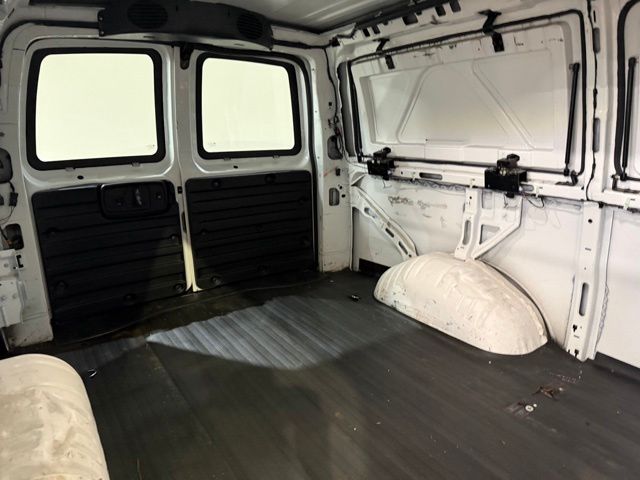 2016 GMC Savana Cargo Work Van - Photo 29