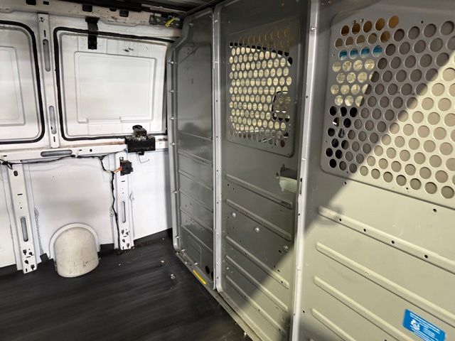 2016 GMC Savana Cargo Work Van - Photo 31