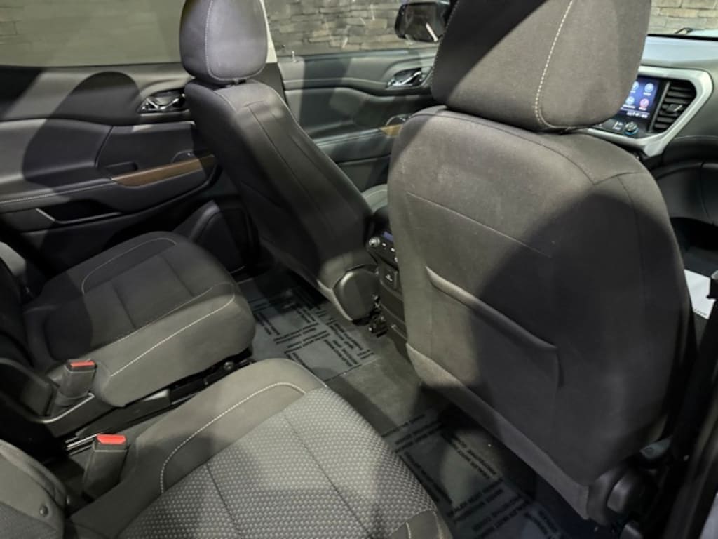 Used 2023 GMC Acadia SLE SUV