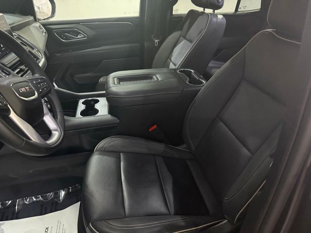 2023 GMC Yukon SLT - Photo 23