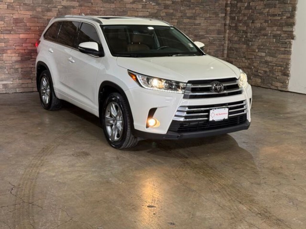Used 2018 Toyota Highlander Limited V6 SUV