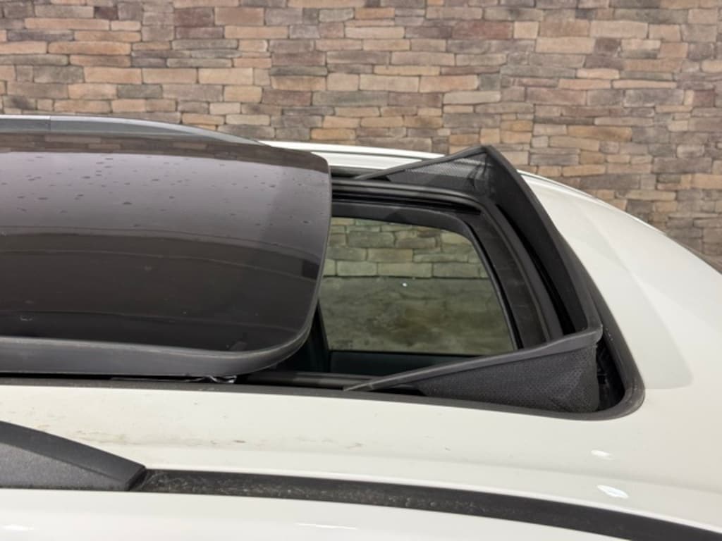 Used 2025 Chevrolet Traverse LT SUV