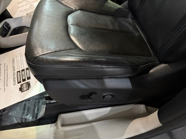 2021 Chrysler Pacifica Touring L - Photo 11