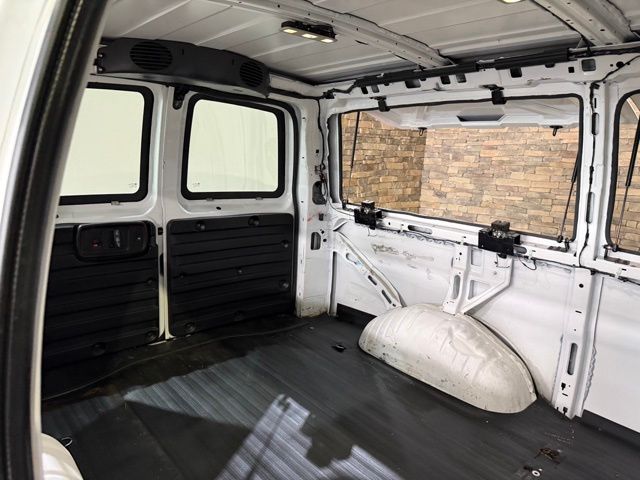 2016 GMC Savana Cargo Work Van - Photo 8